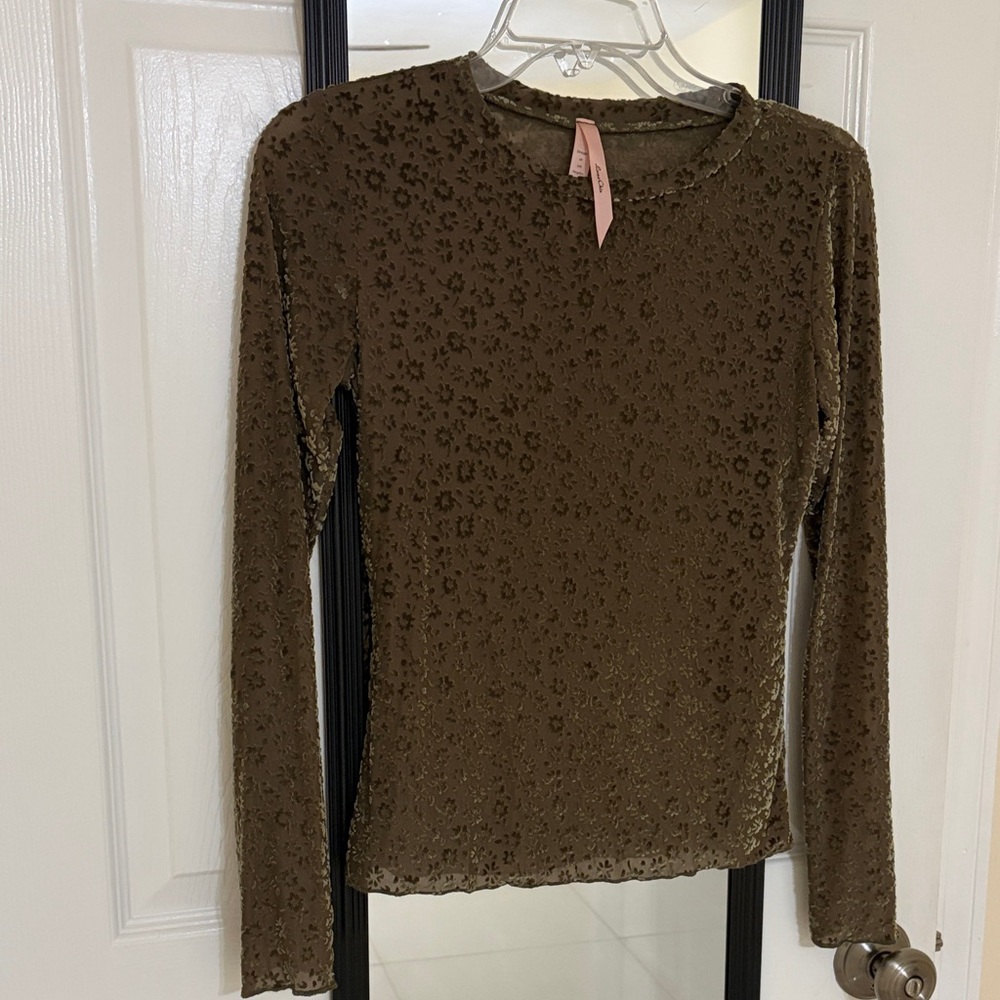 Elegant olive green velvet floral print Long Sleeve Top size small